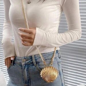 Cute little Shell bag